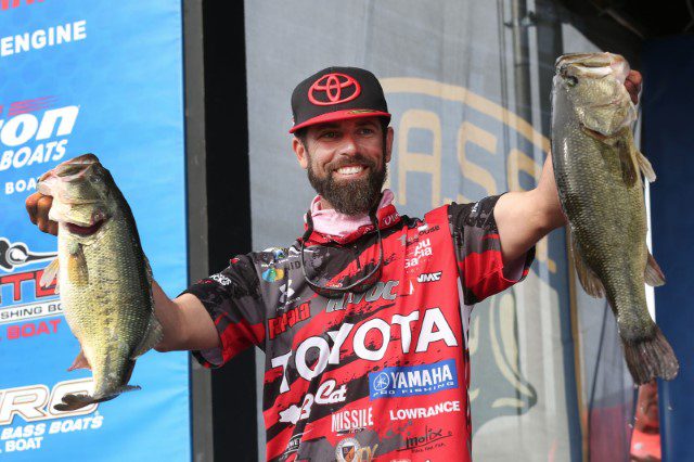 BASS-Elite-Series-Guntersville-Day-Two-Leader-Mike-Iaconelli-photo-by-Gary-Tramontina-Bassmaster